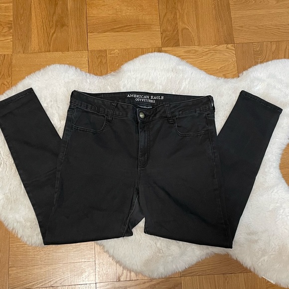American Eagle Outfitters Denim - American Eagle 🦅 Black Sateen Super Super Stretch Jeggings Sz14 short